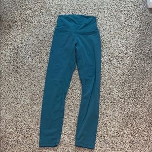 Born primitive workout leggings